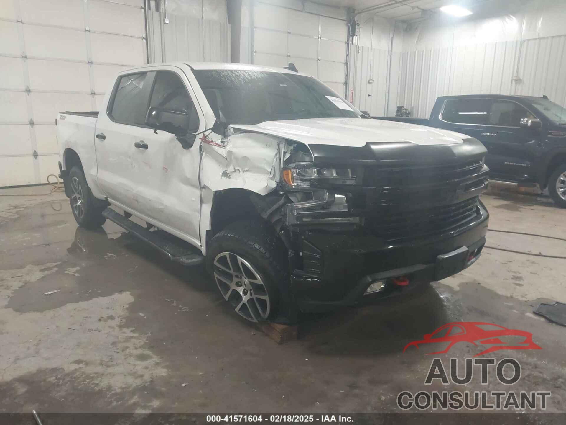 CHEVROLET SILVERADO 1500 2020 - 1GCPYFED6LZ209619