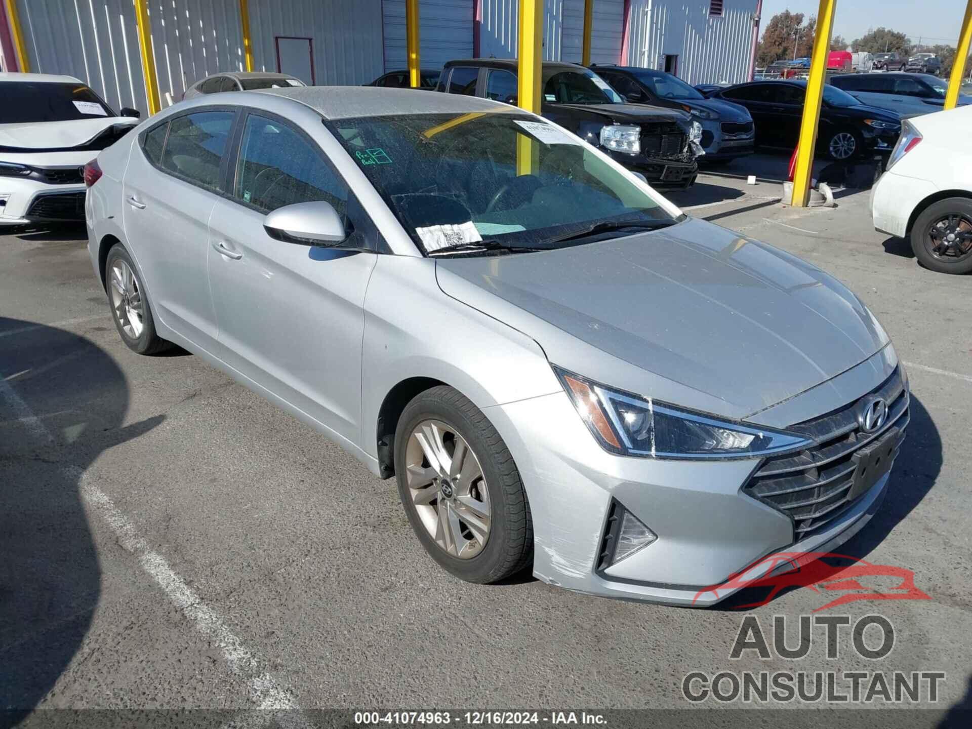 HYUNDAI ELANTRA 2019 - 5NPD84LF4KH450452