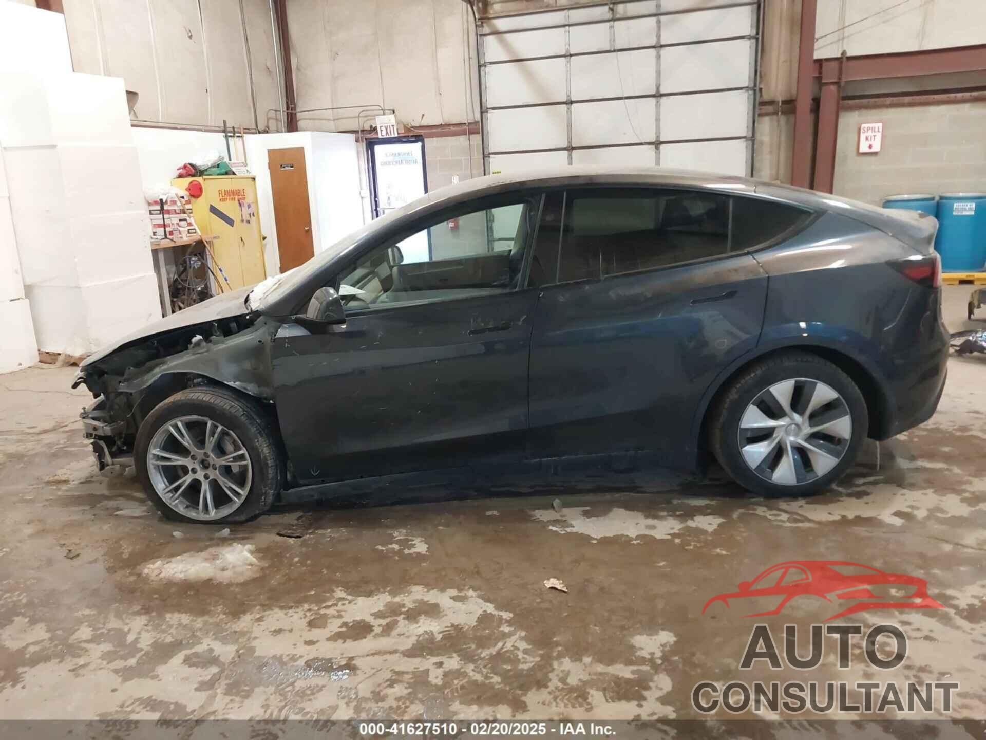 TESLA MODEL Y 2024 - 7SAYGDEE0RA282634