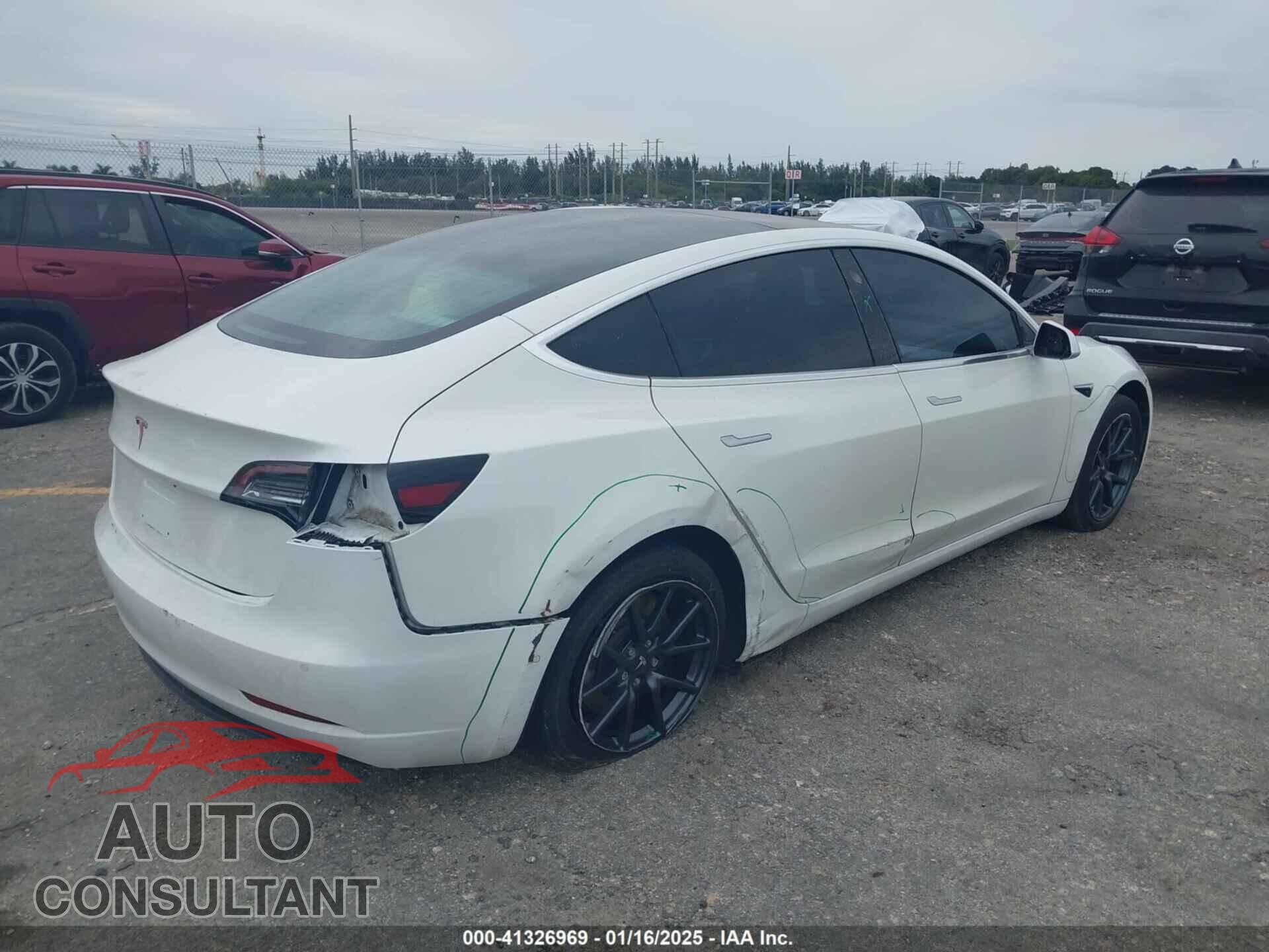 TESLA MODEL 3 2018 - 5YJ3E1EA4JF168569