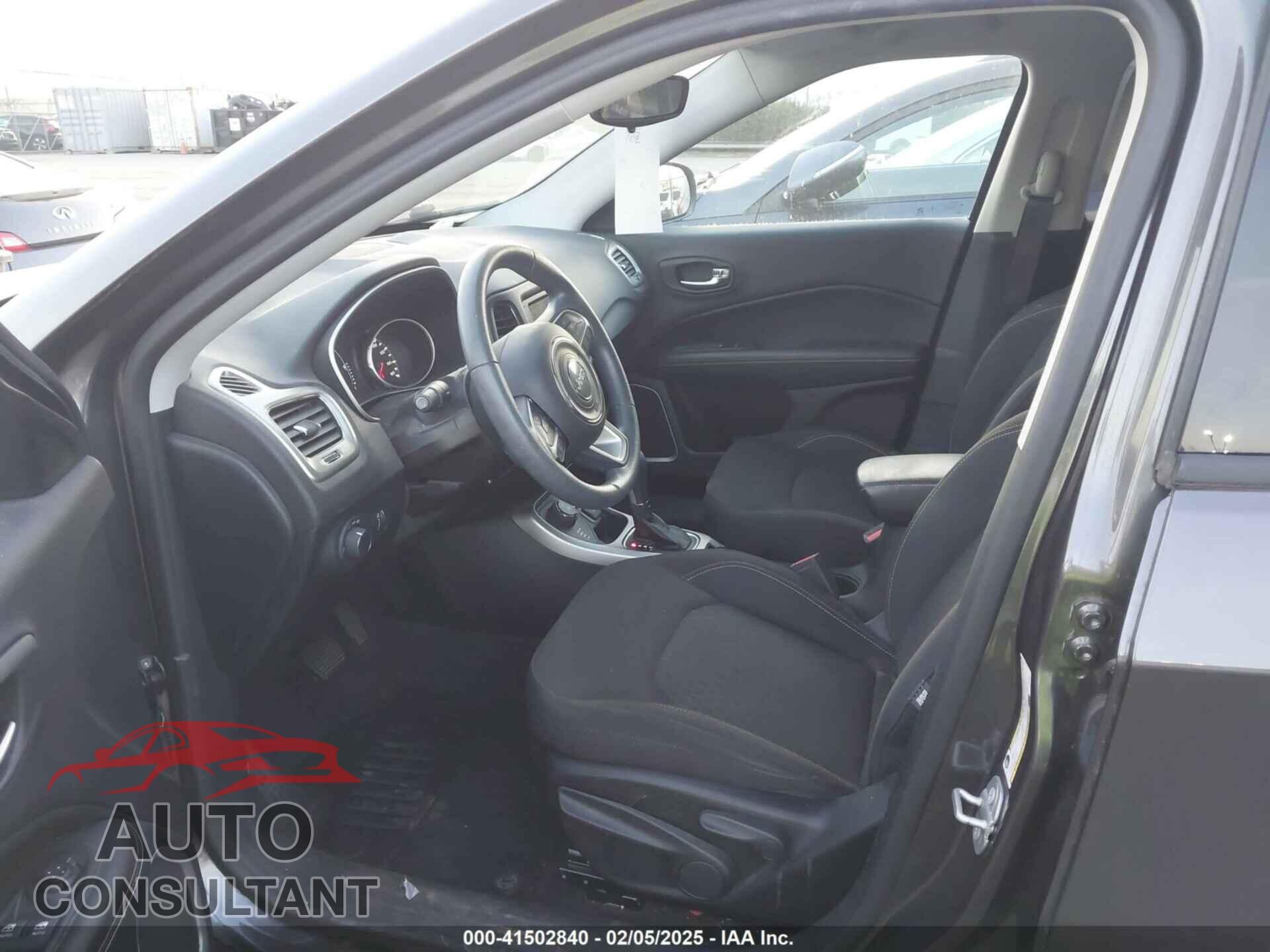 JEEP COMPASS 2018 - 3C4NJDAB2JT232677