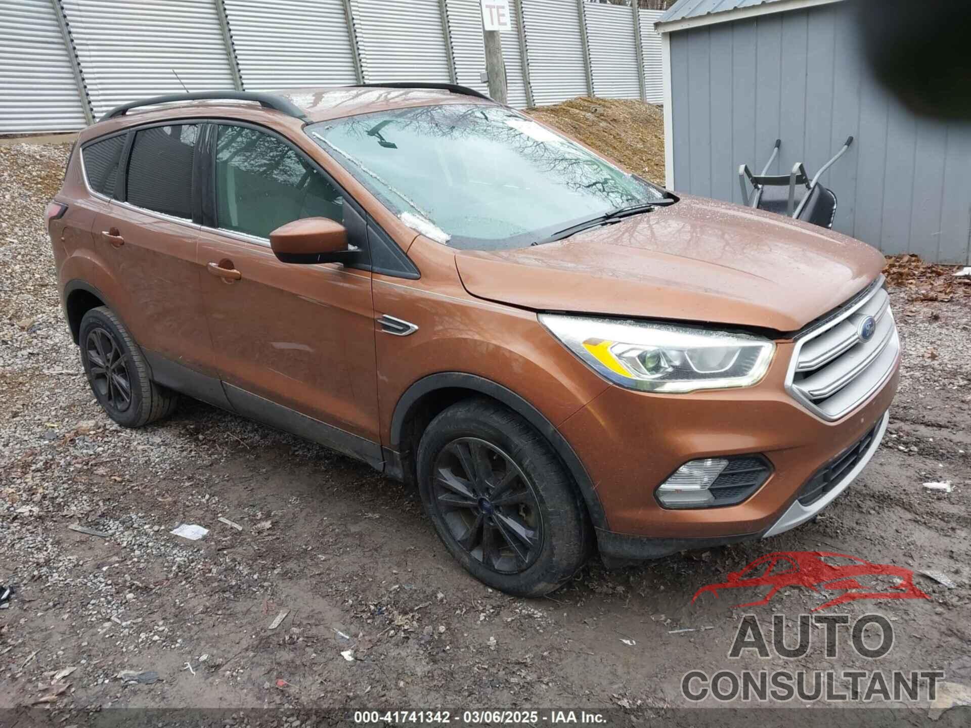 FORD ESCAPE 2017 - 1FMCU9G96HUC12475