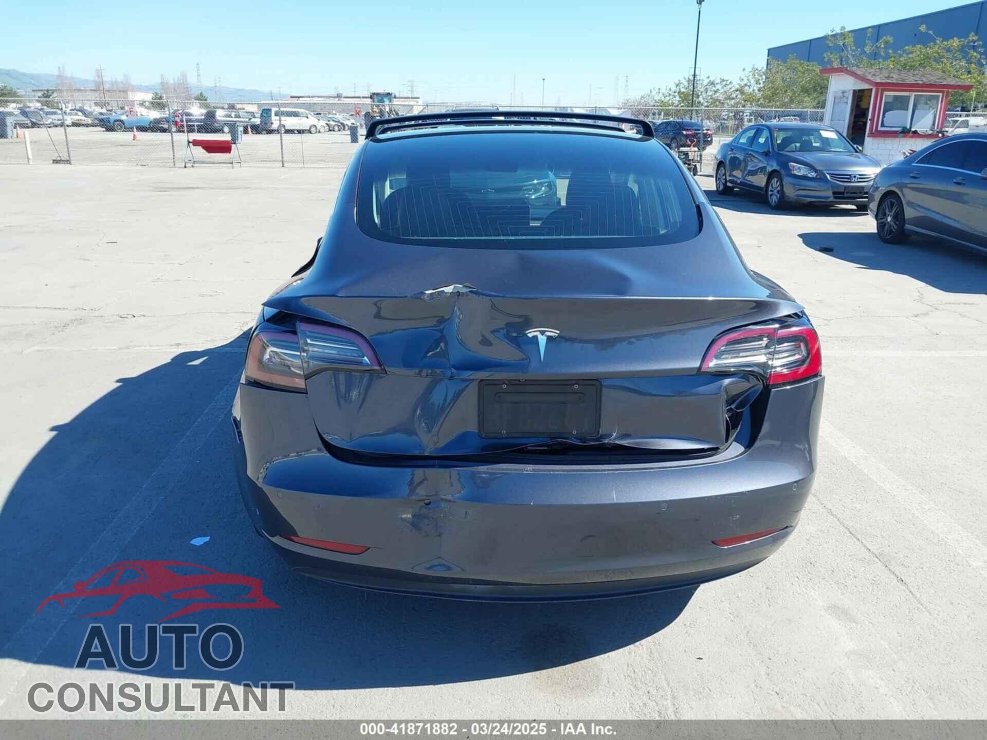 TESLA MODEL 3 2018 - 5YJ3E1EA2JF033851