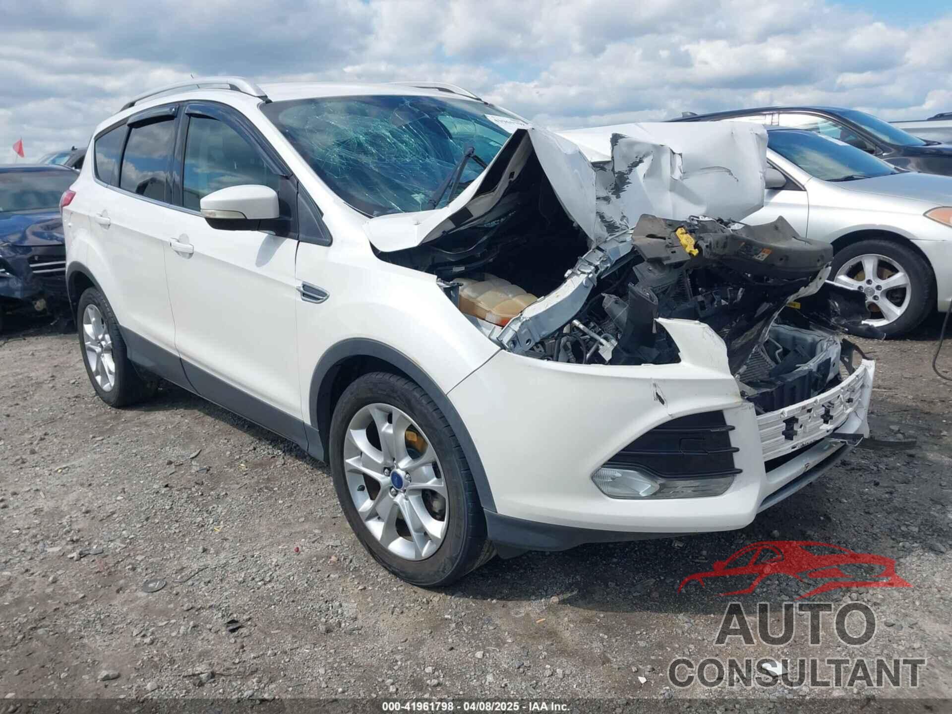 FORD ESCAPE 2015 - 1FMCU0J91FUB13810