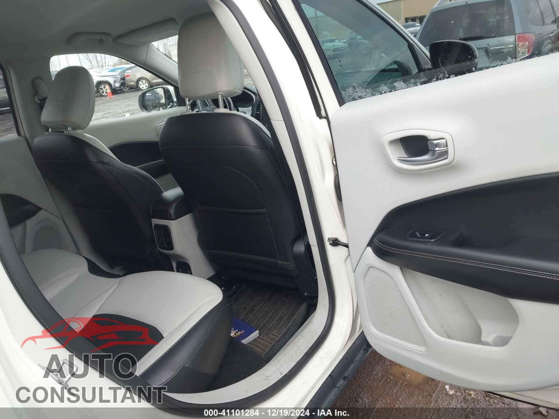 JEEP COMPASS 2019 - 3C4NJDBB4KT657088