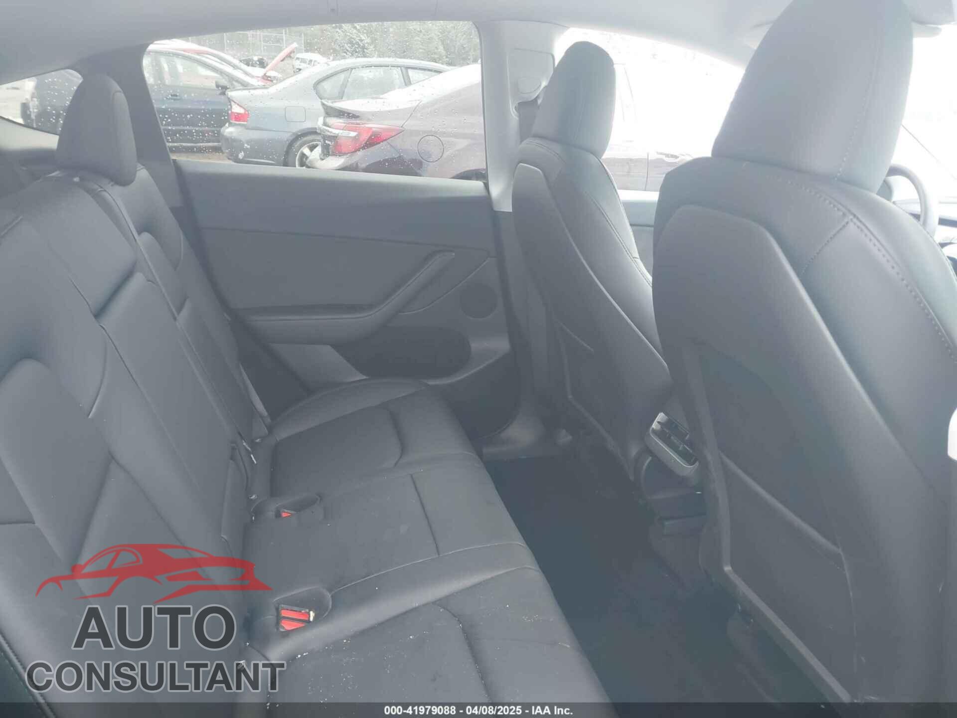 TESLA MODEL Y 2024 - 7SAYGDED3RF044013