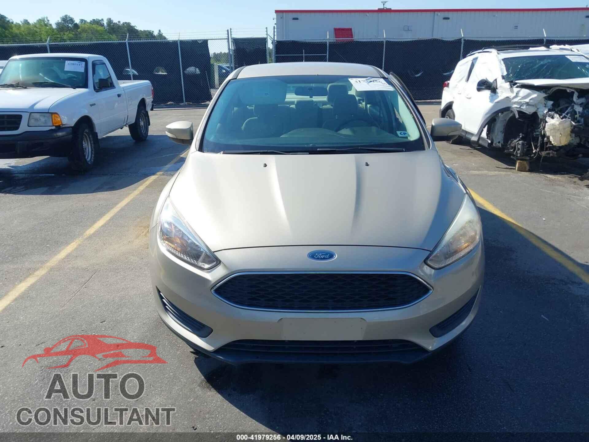 FORD FOCUS 2017 - 1FADP3F20HL322015