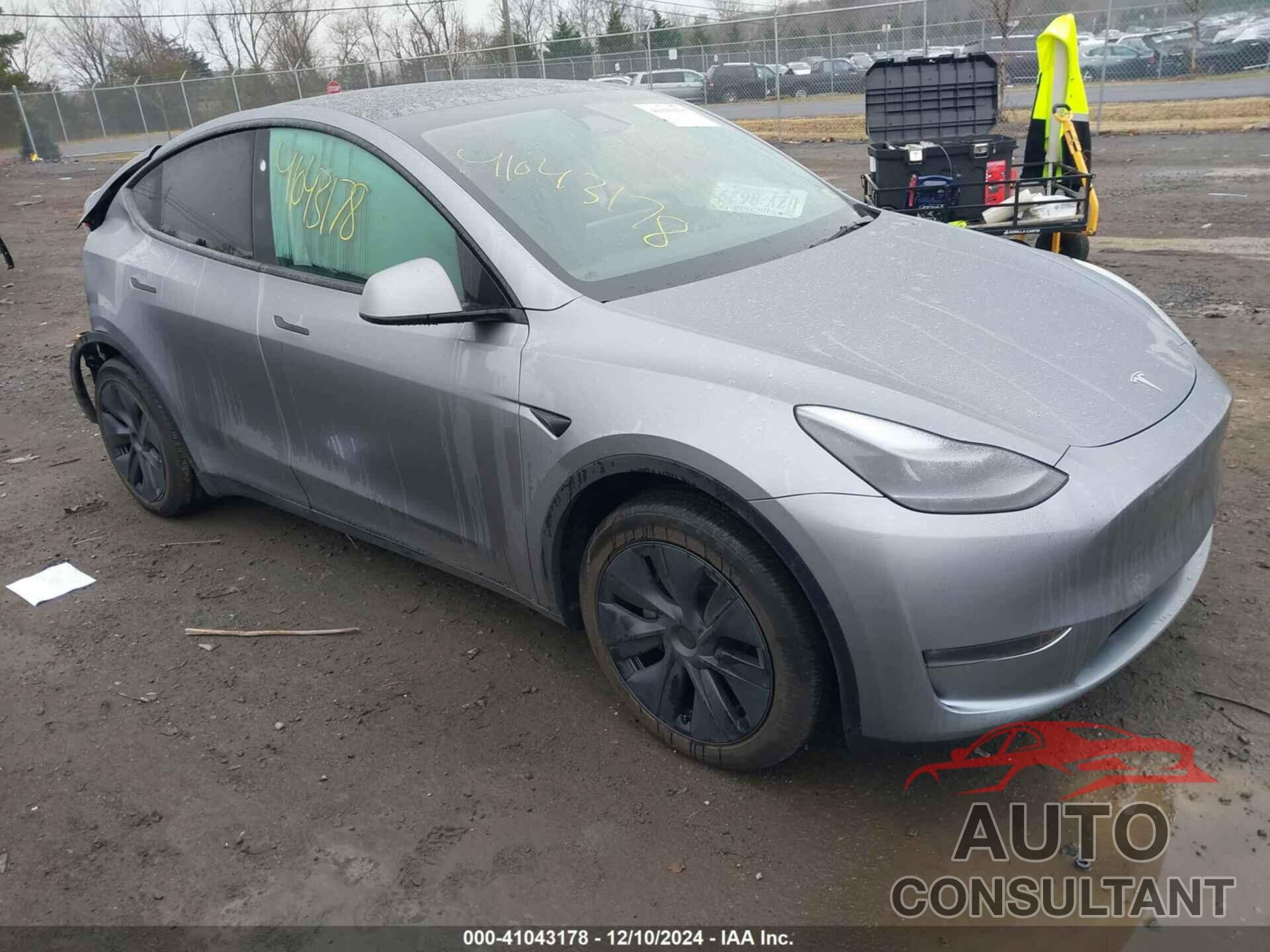 TESLA MODEL Y 2024 - 7SAYGDEE2RA311485