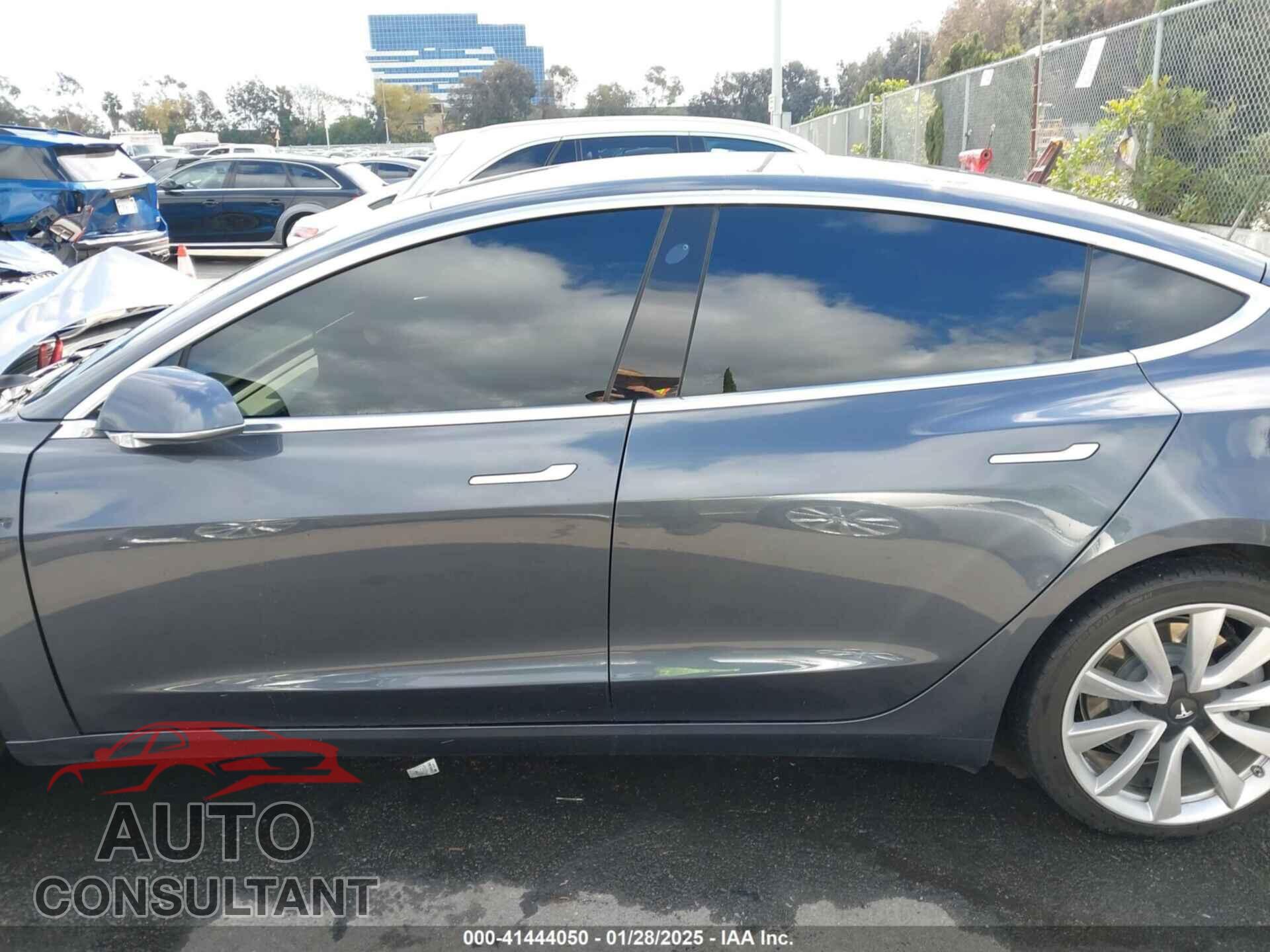 TESLA MODEL 3 2019 - 5YJ3E1EA8KF432023