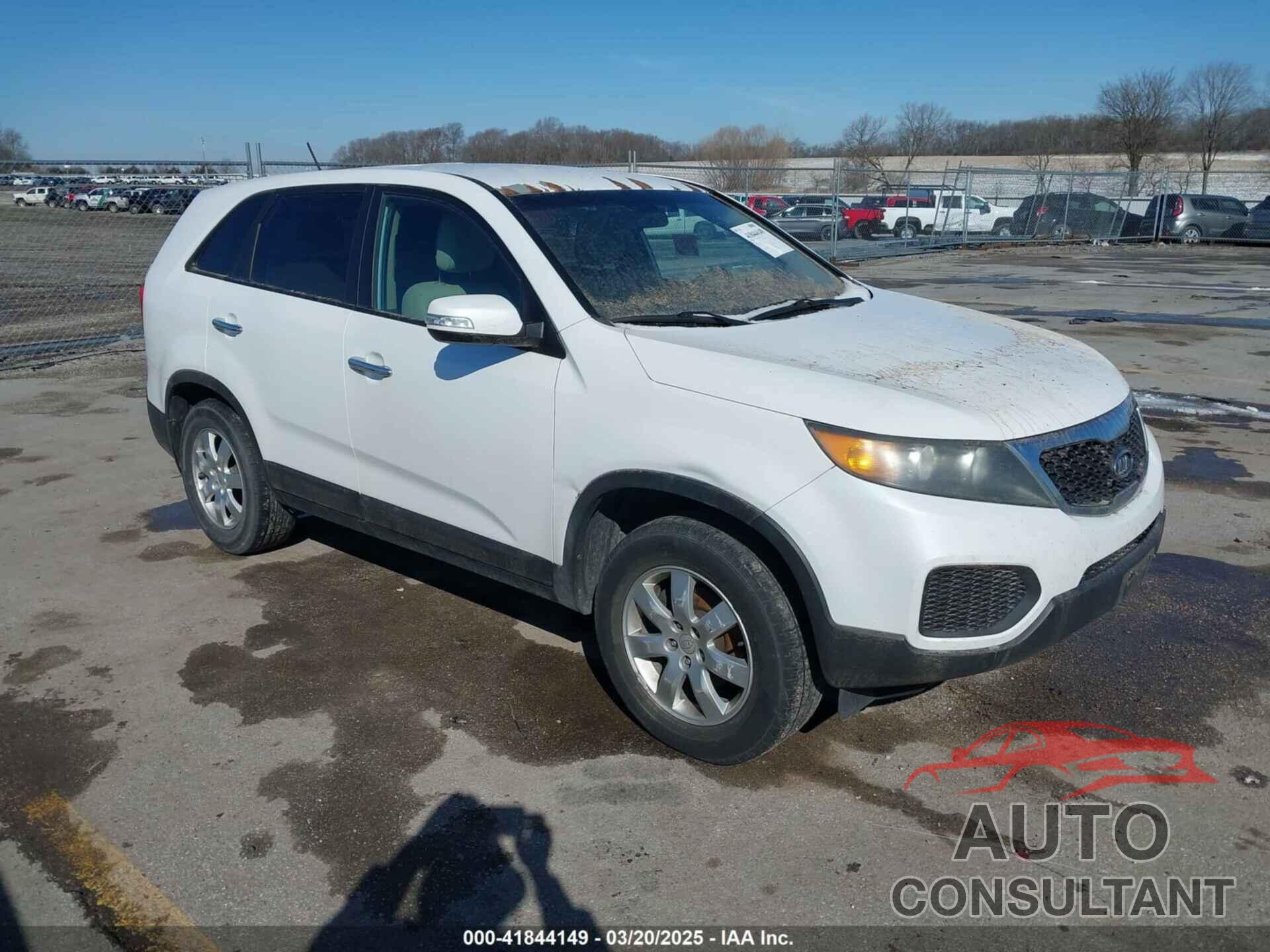 KIA SORENTO 2011 - 5XYKT3A1XBG130115