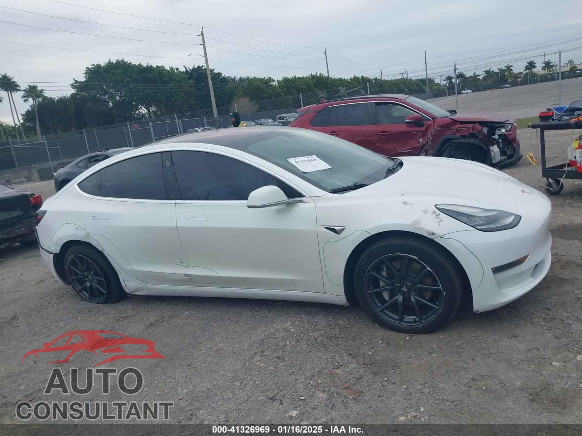 TESLA MODEL 3 2018 - 5YJ3E1EA4JF168569