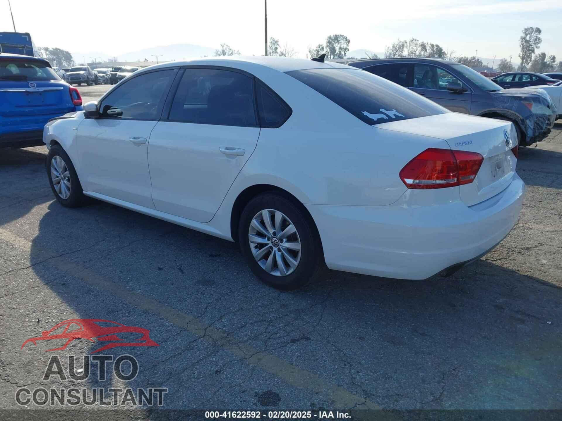 VOLKSWAGEN PASSAT 2014 - 1VWAT7A35EC113152