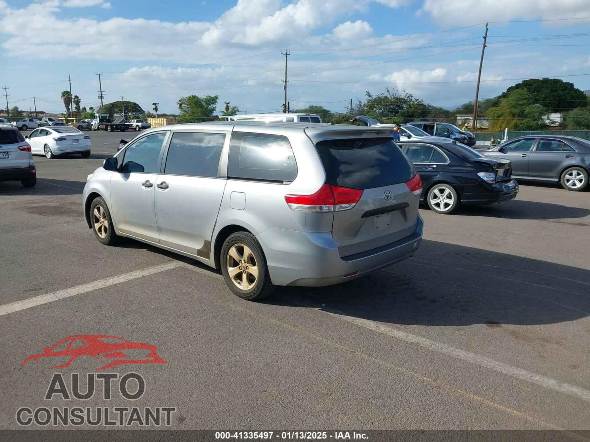 TOYOTA SIENNA 2011 - 5TDZK3DC1BS035749