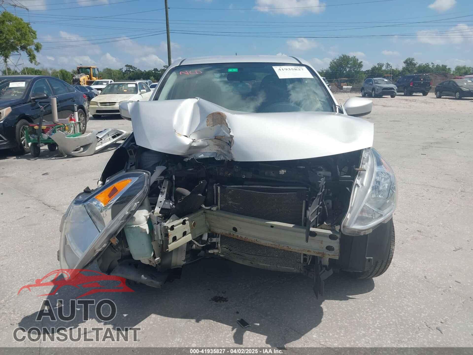 NISSAN VERSA 2019 - 3N1CN7AP3KL856176