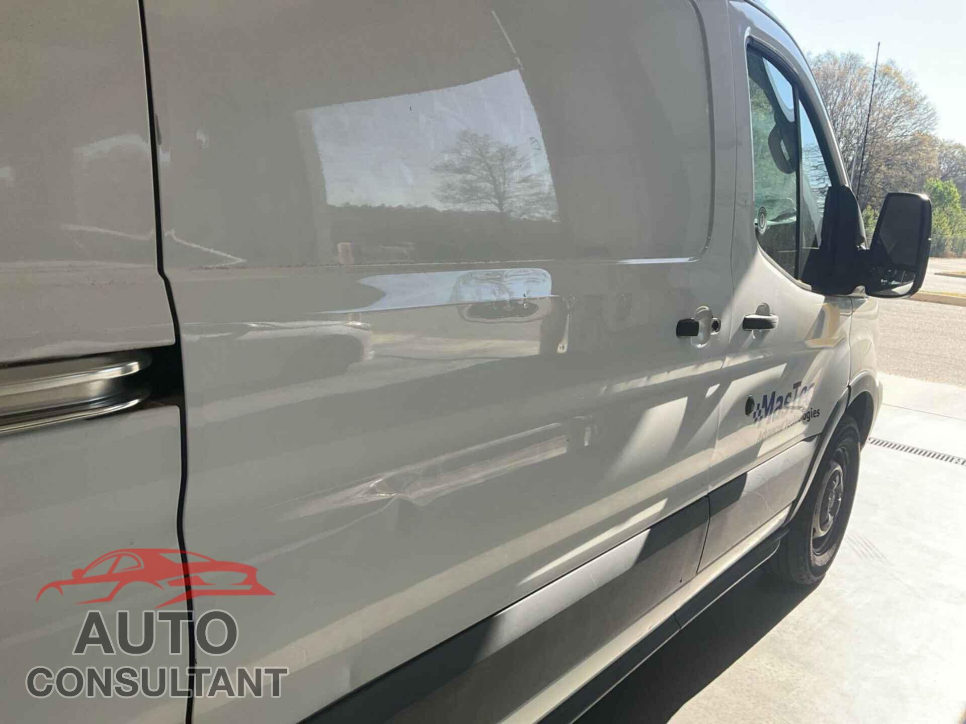 FORD TRANSIT-150 2017 - 1FTYE1YM7HKA68054