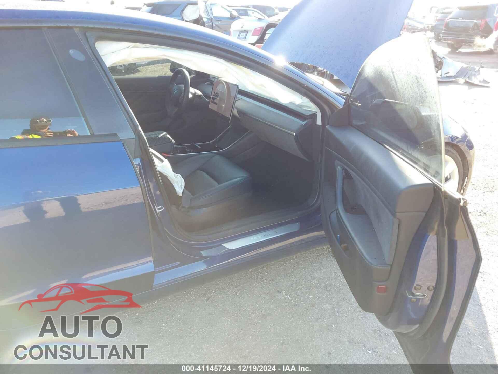 TESLA MODEL 3 2019 - 5YJ3E1EB3KF447358