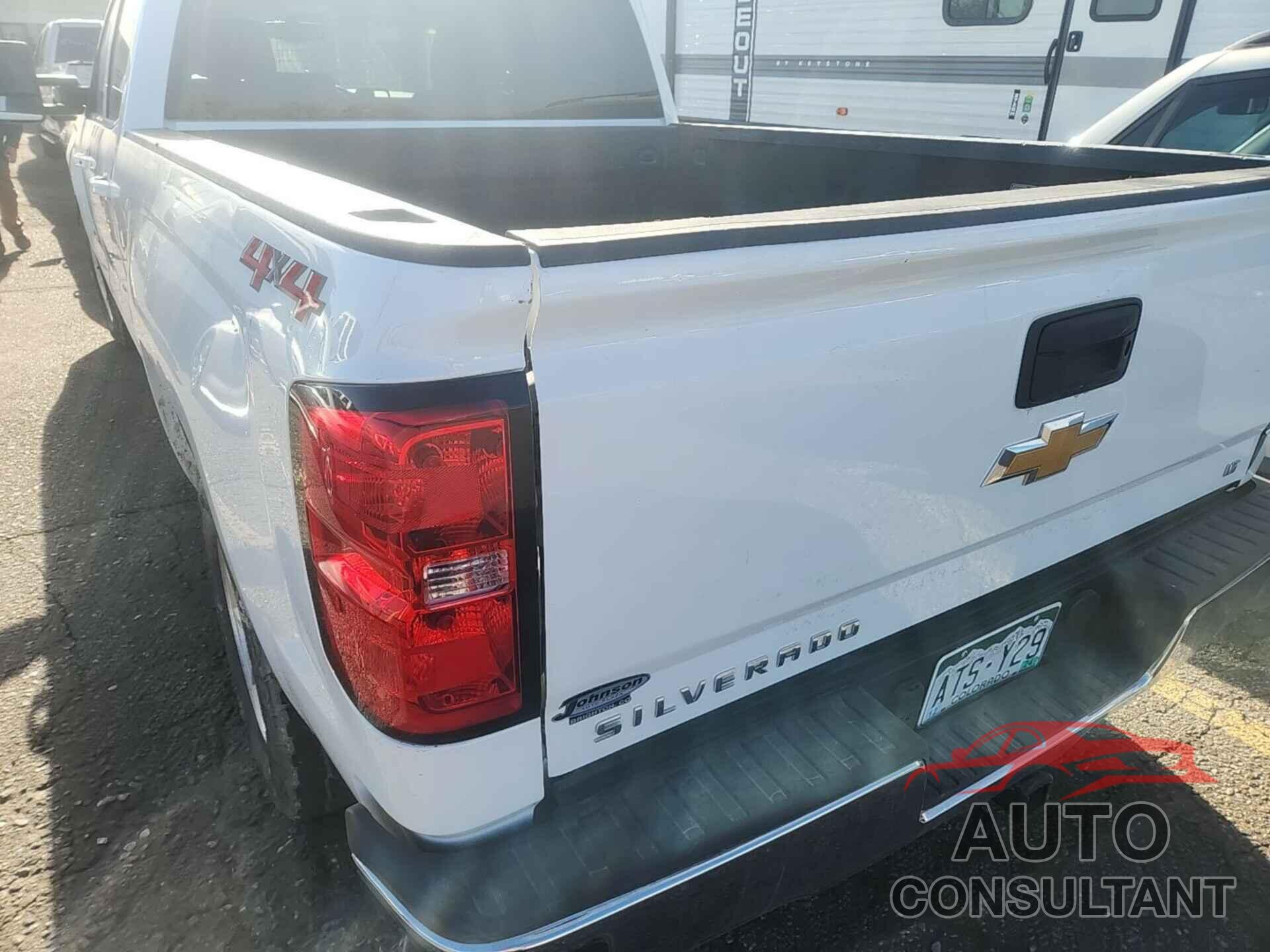 CHEVROLET SILVERADO 1500 2018 - 1GCUKREC9JF234929