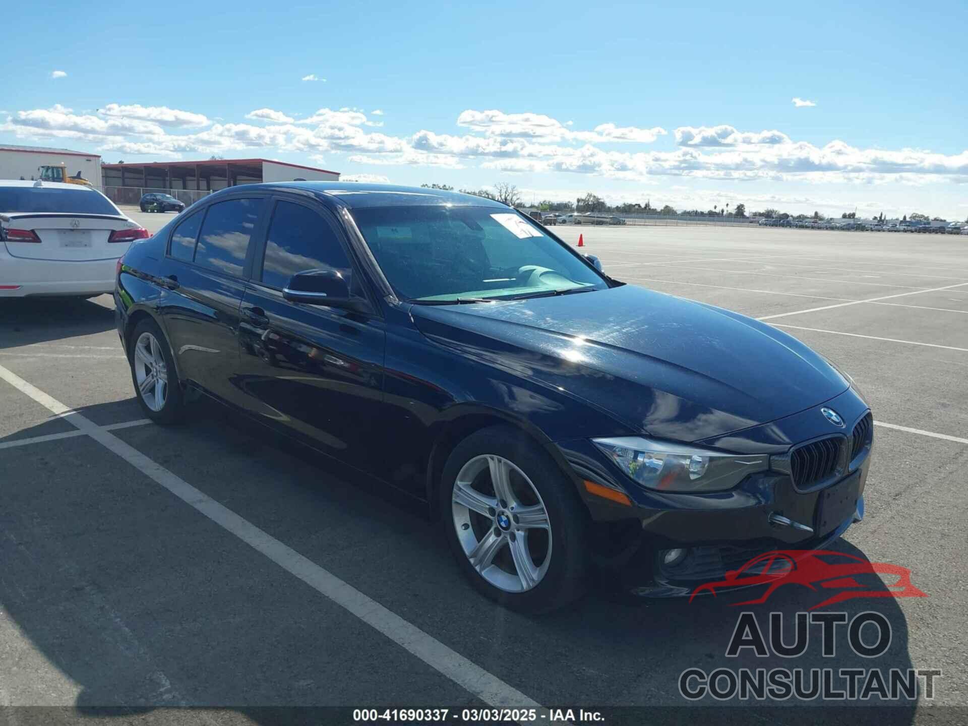 BMW 328I 2013 - WBA3C1G53DNR44733
