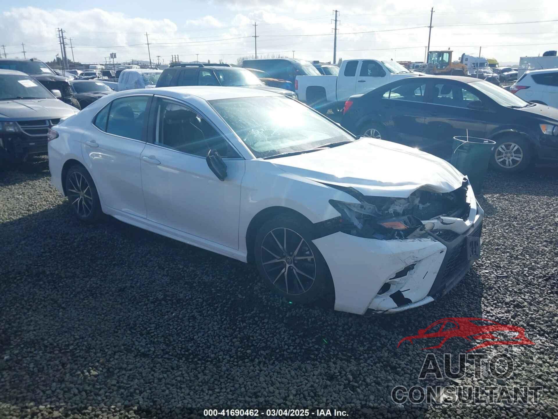 TOYOTA CAMRY 2021 - 4T1G11AKXMU414513