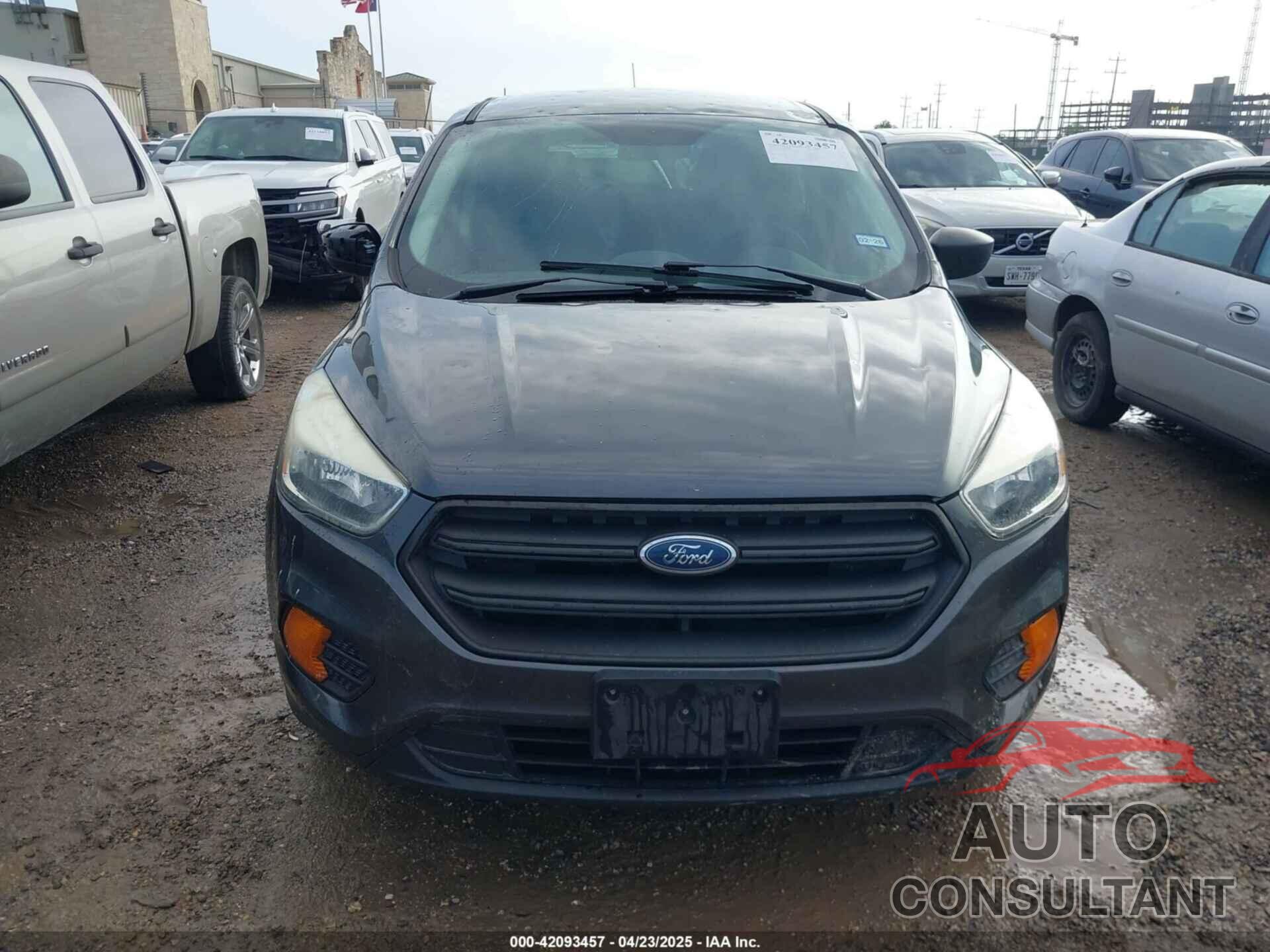 FORD ESCAPE 2017 - 1FMCU0F70HUC24455