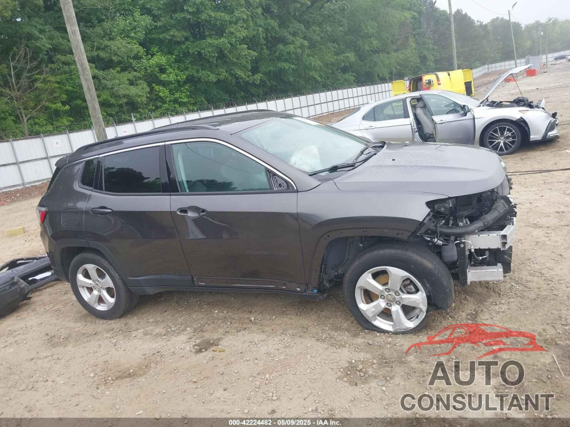 JEEP COMPASS 2019 - 3C4NJDBB8KT748588