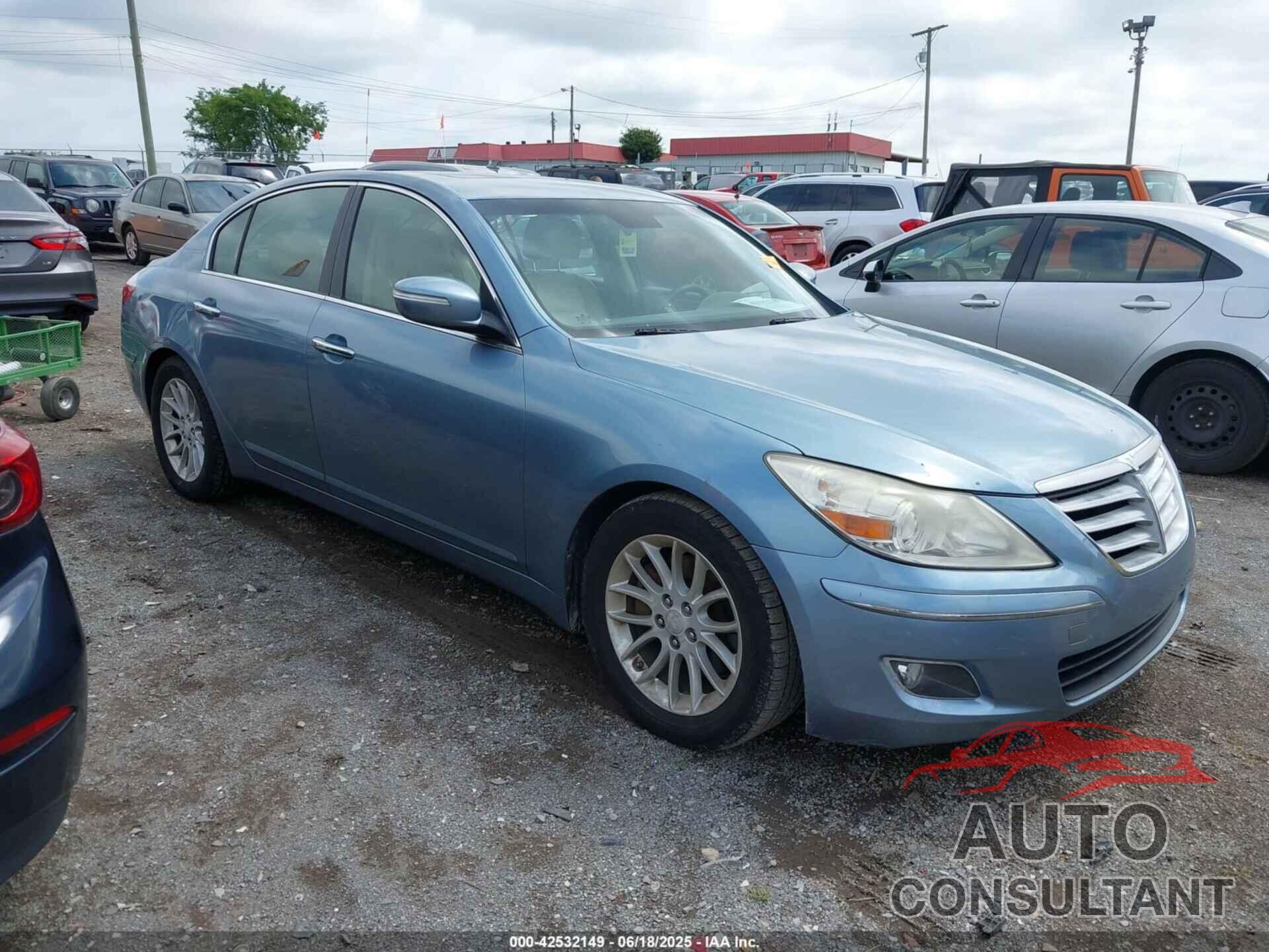 HYUNDAI GENESIS 2011 - KMHGC4DE8BU117805