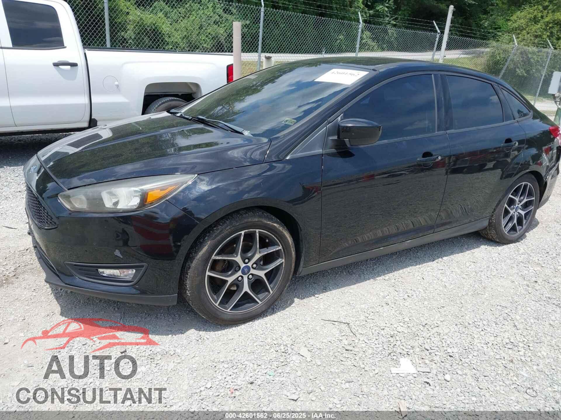 FORD FOCUS 2018 - 1FADP3F21JL309697