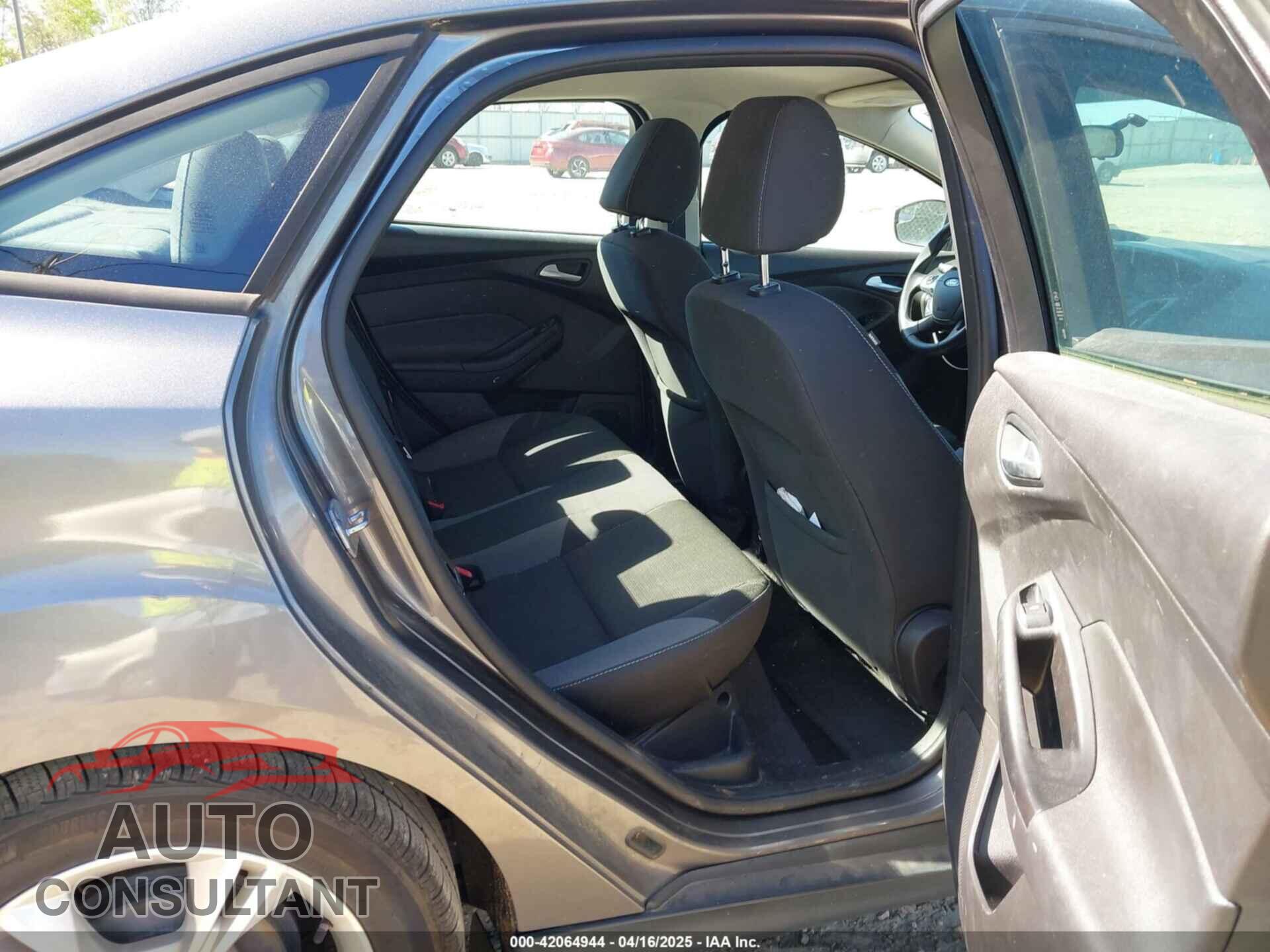 FORD FOCUS 2014 - 1FADP3F23EL109006