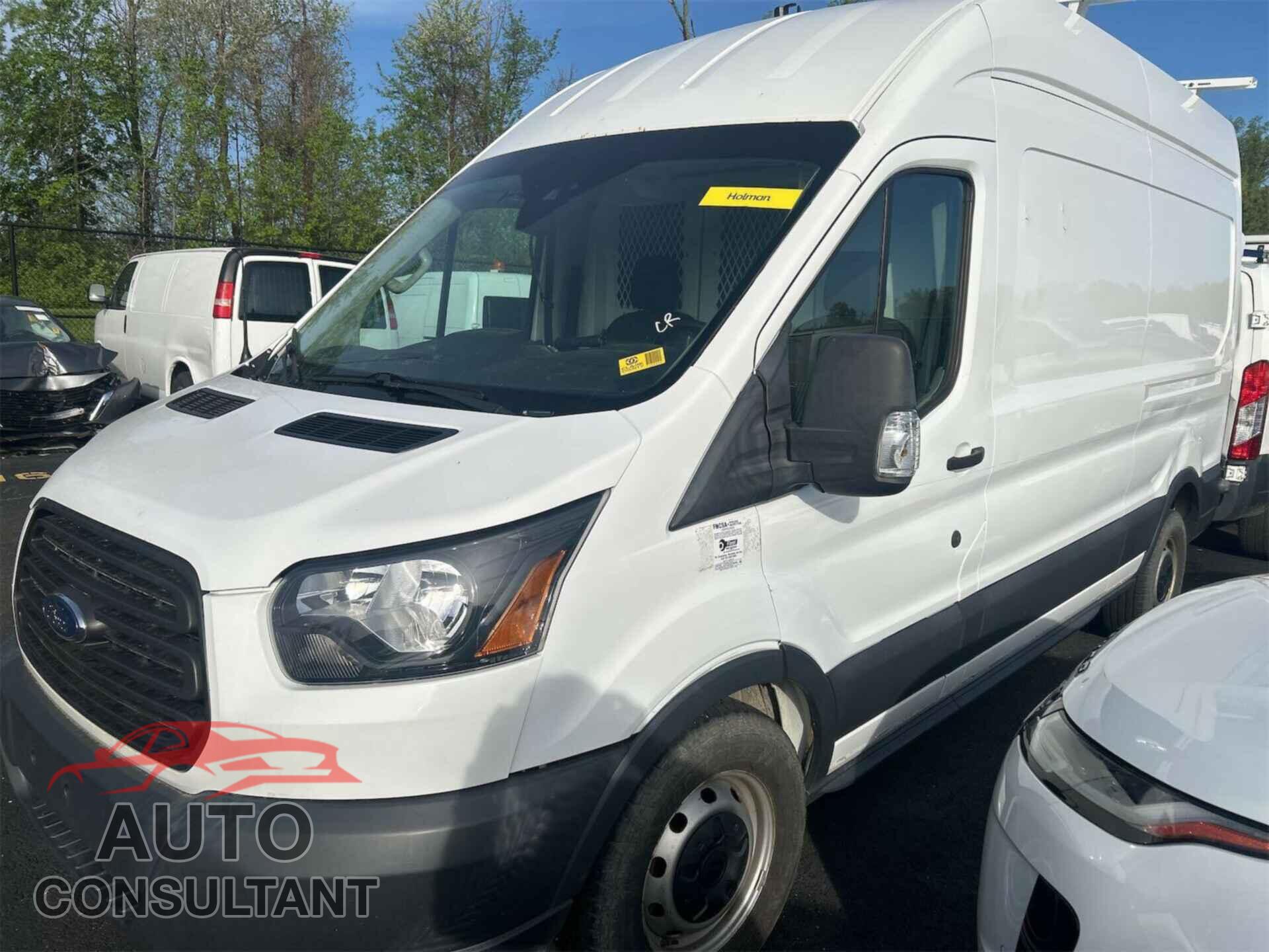 FORD TRANSIT 2018 - 1FTYR2XG2JKA33059