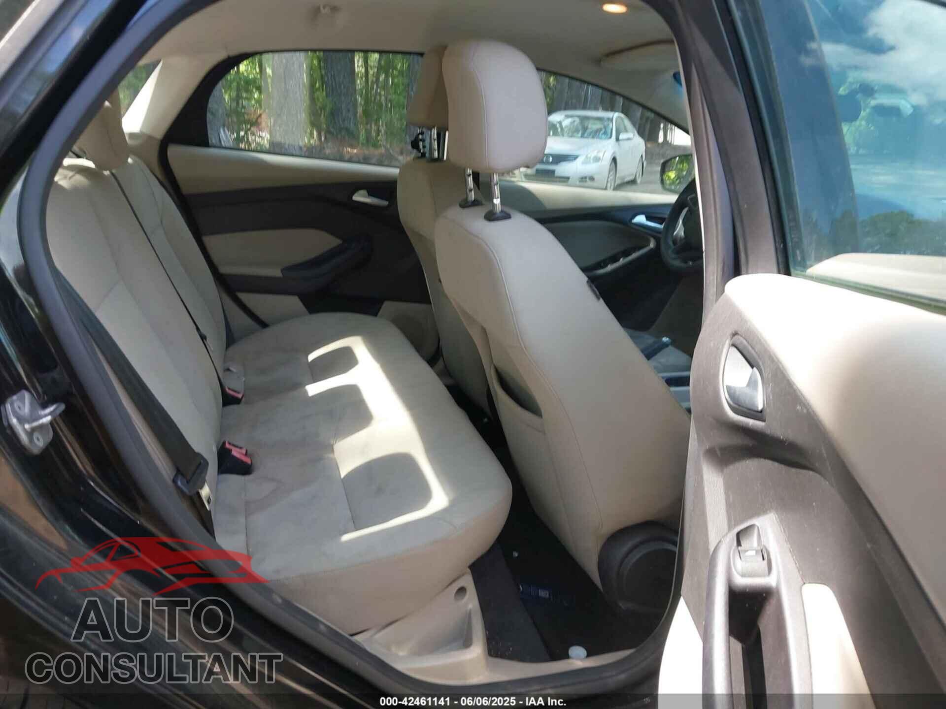 FORD FOCUS 2015 - 1FADP3F20FL335232