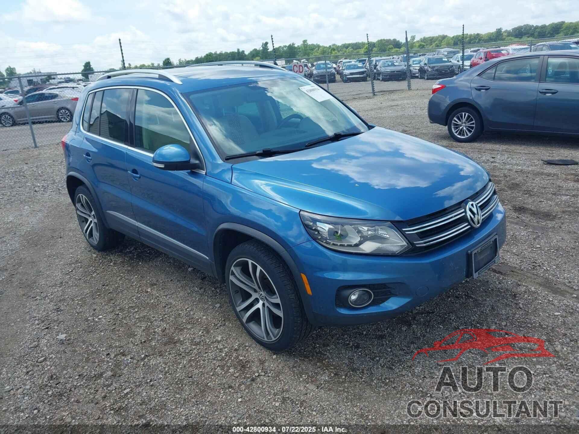 VOLKSWAGEN TIGUAN 2017 - WVGWV7AX3HW504031