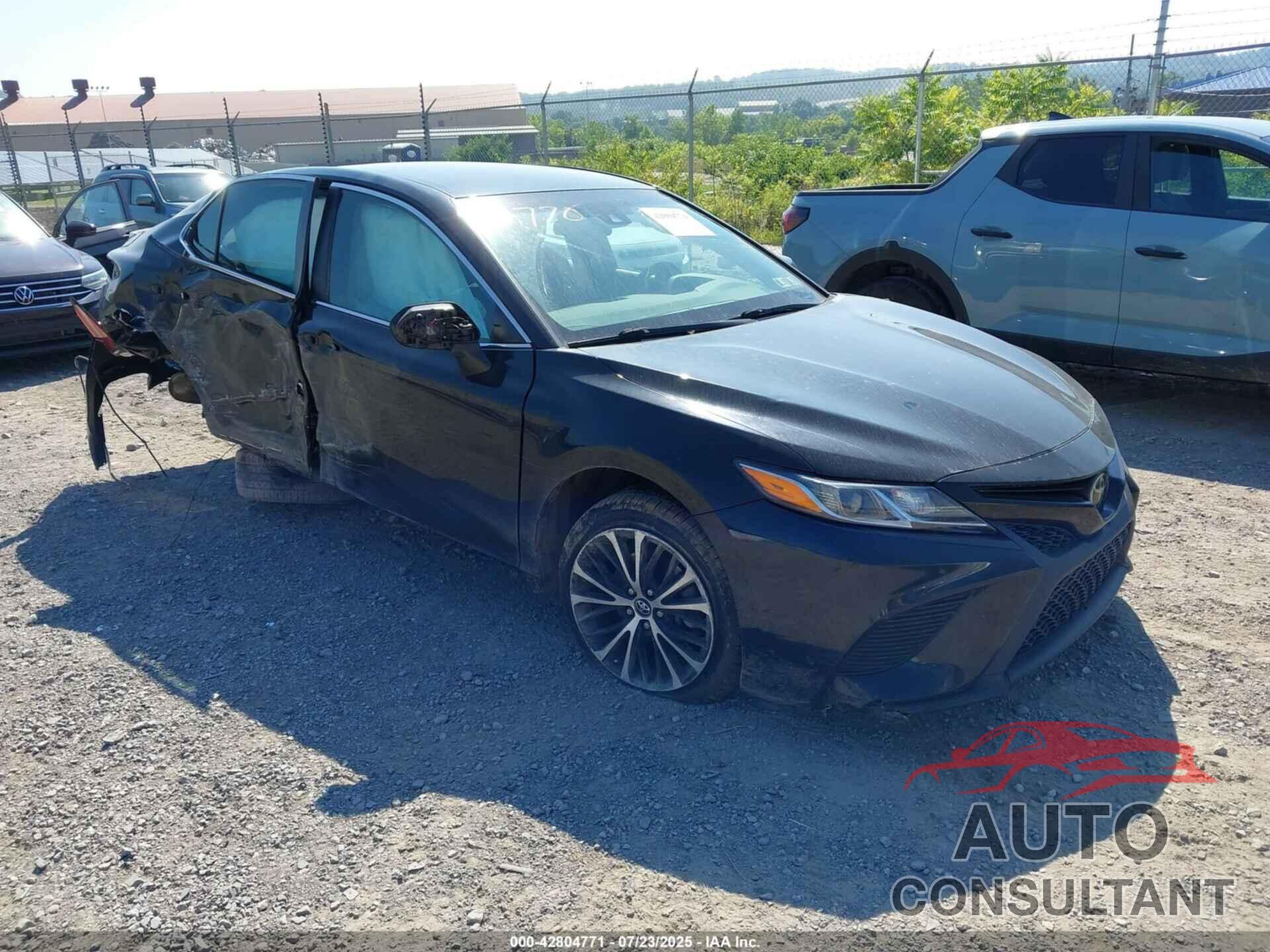 TOYOTA CAMRY 2018 - 4T1B11HK5JU112770