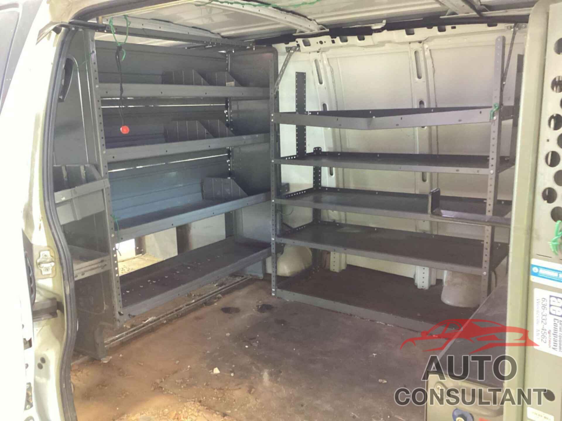 CHEVROLET EXPRESS G2500 2014 - 1GCWGFCA2E1187014