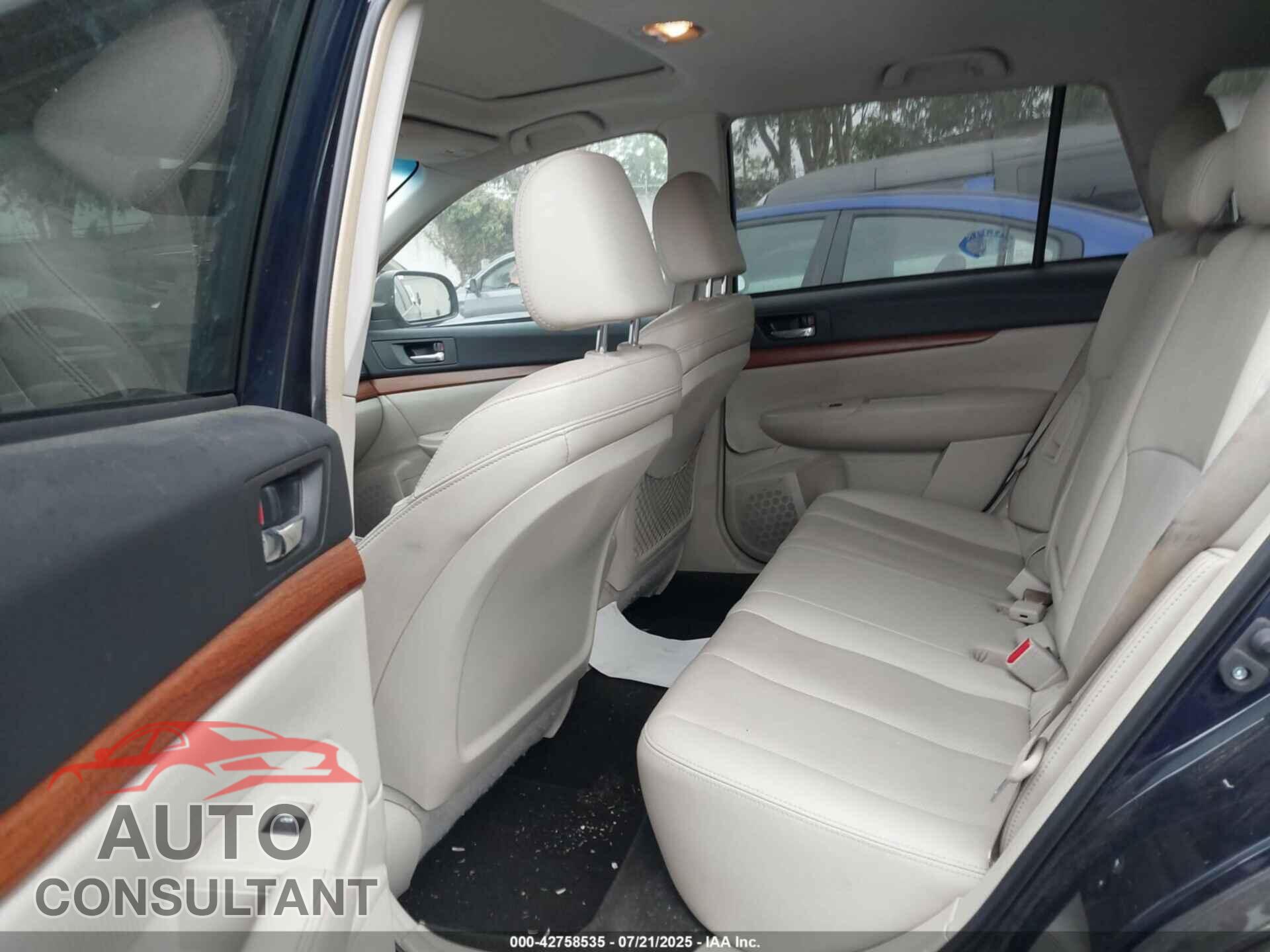 SUBARU OUTBACK 2013 - 4S4BRBLC3D3318940