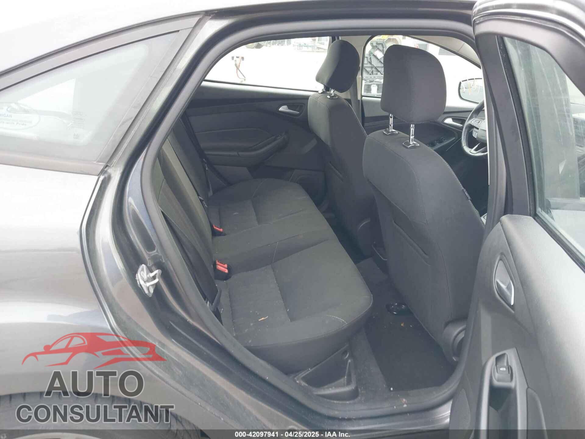 FORD FOCUS 2016 - 1FADP3F21GL404348