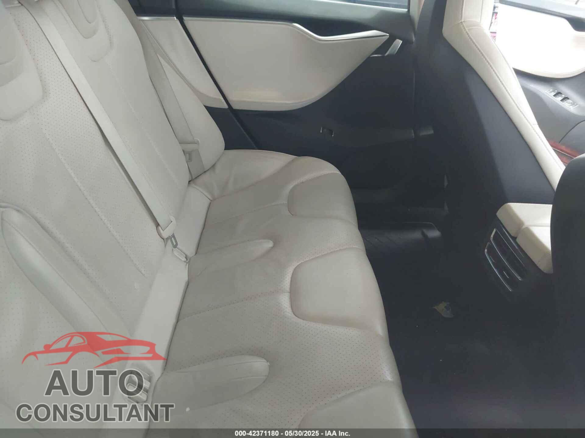 TESLA MODEL S 2012 - 5YJSA1DN2CFS00904