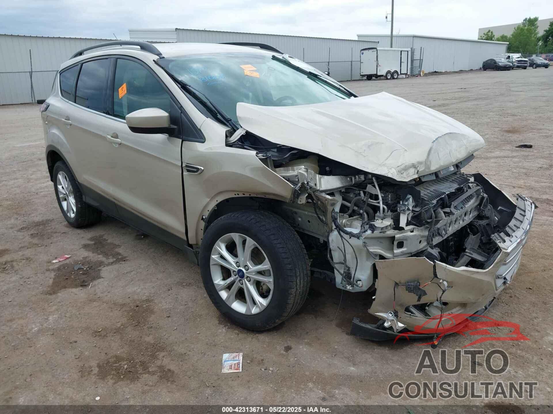 FORD ESCAPE 2018 - 1FMCU0GDXJUA06954