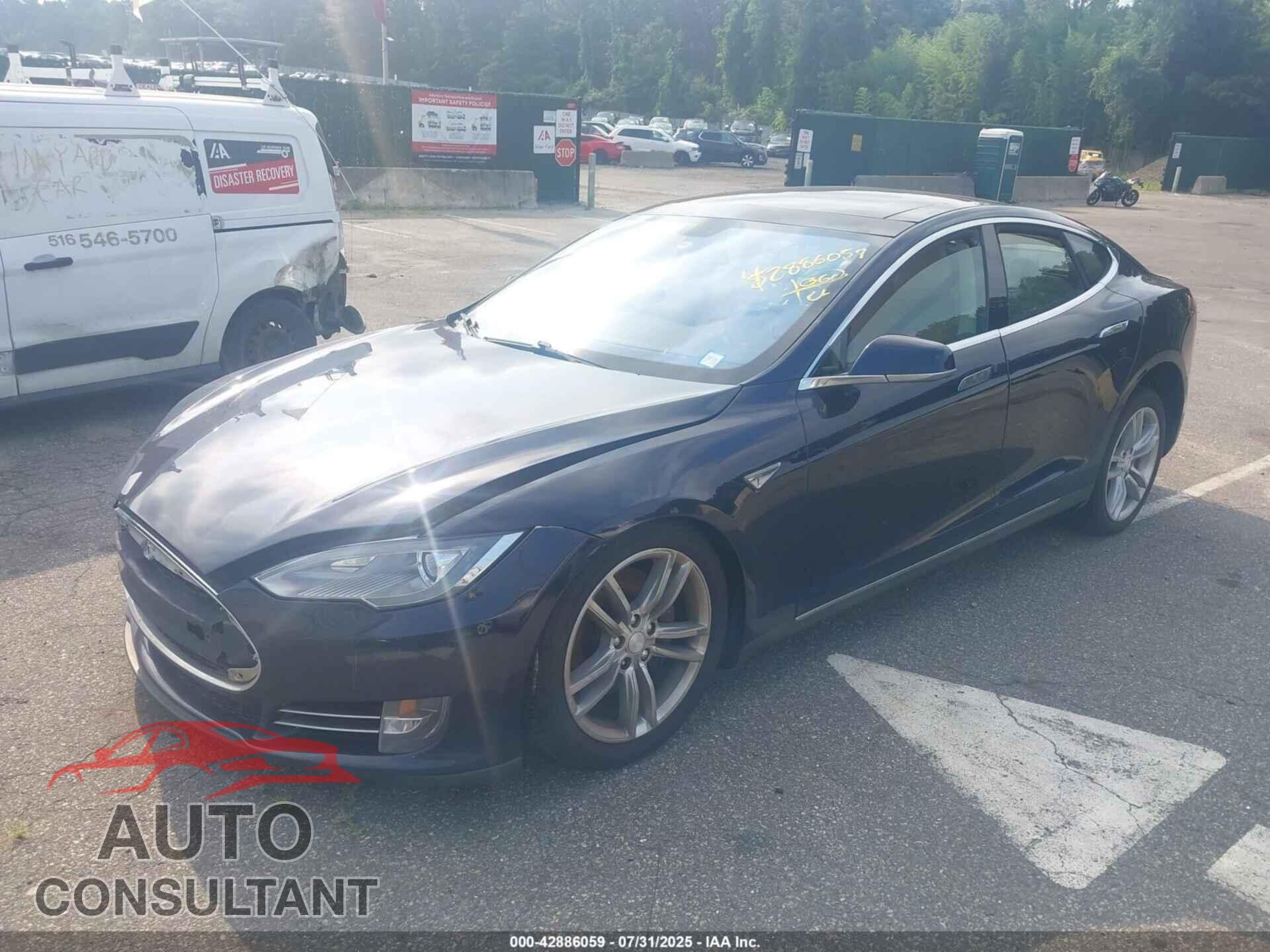 TESLA MODEL S 2013 - 5YJSA1CN1DFP20062
