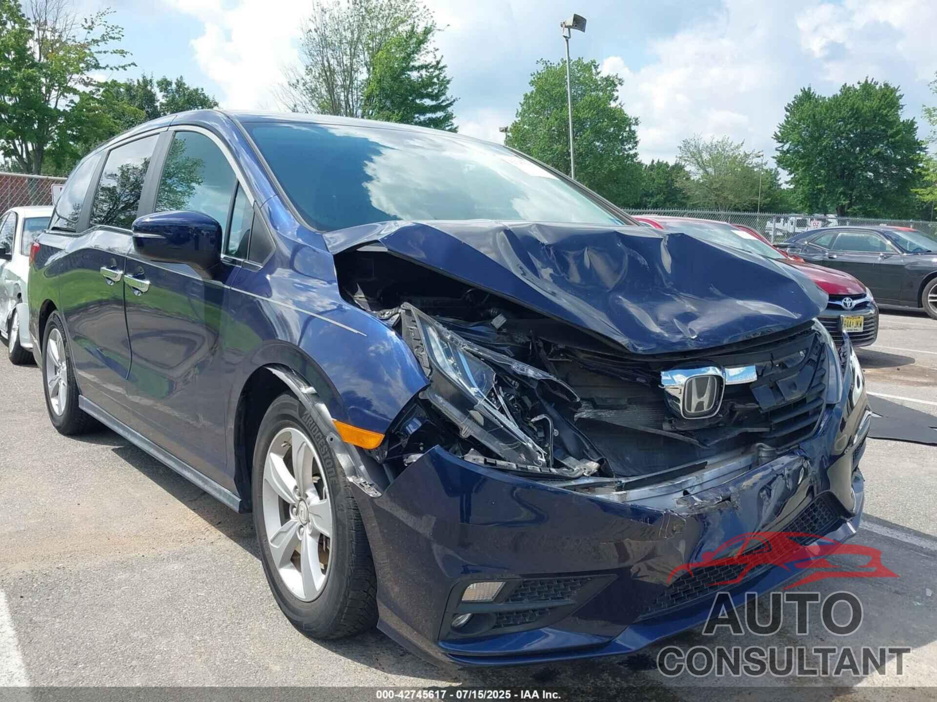 HONDA ODYSSEY 2018 - 5FNRL6H73JB070288
