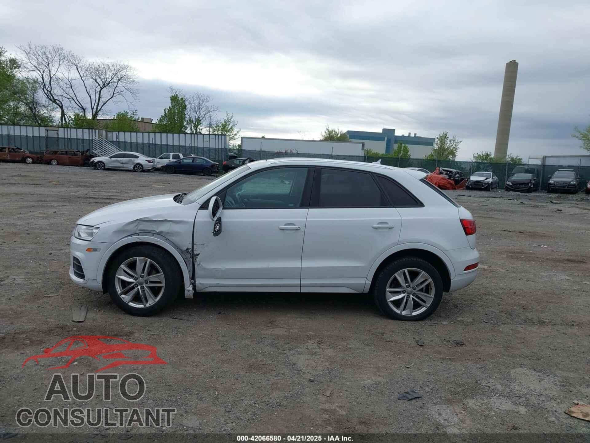 AUDI Q3 2017 - WA1ECCFS7HR007729