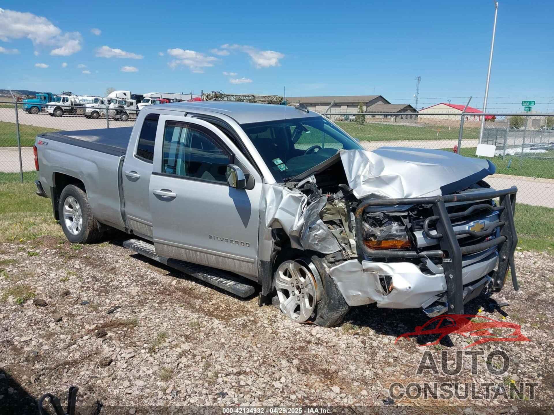 CHEVROLET SILVERADO 1500 2017 - 1GCVKREC5HZ215923