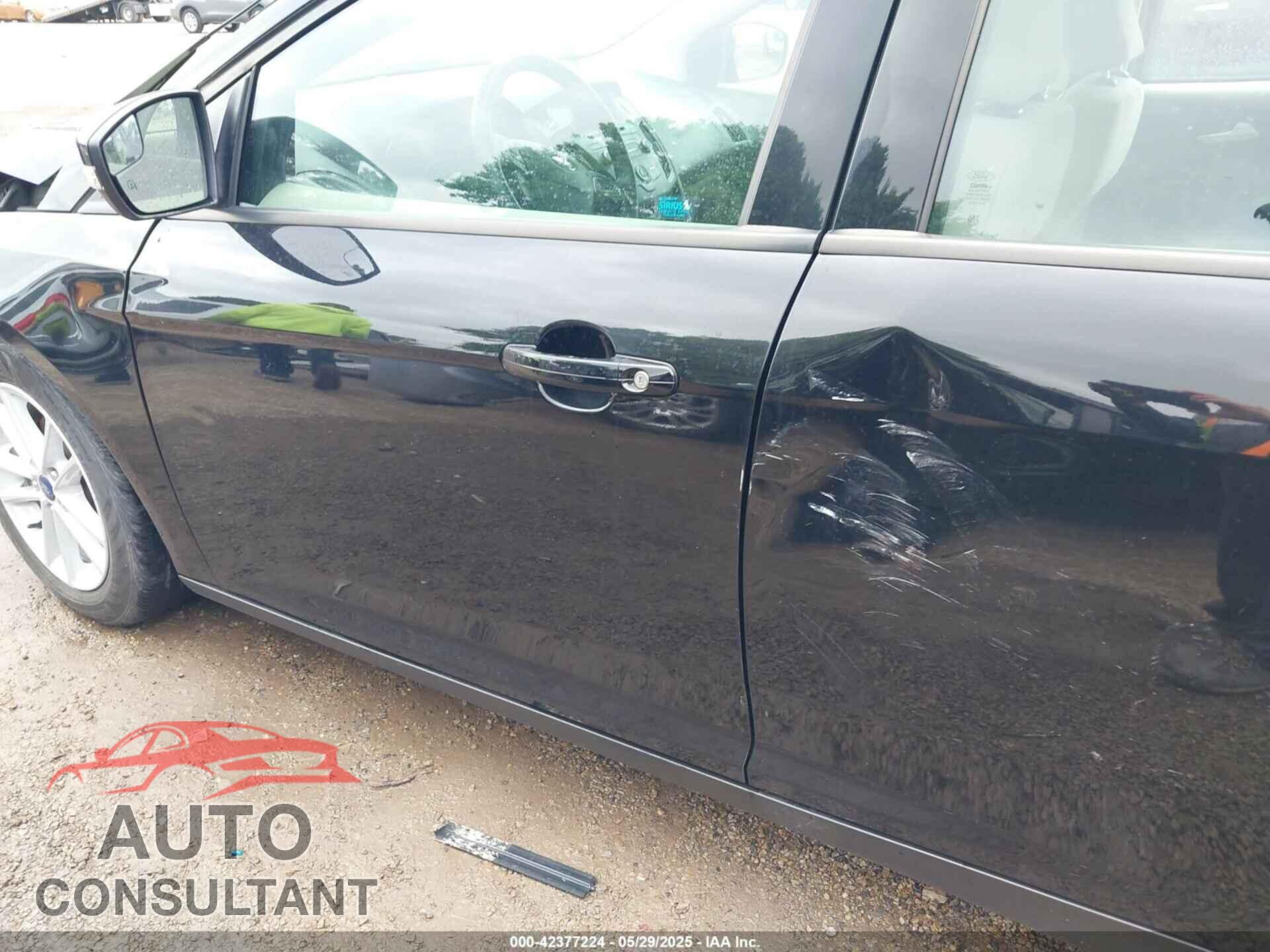 FORD FOCUS 2017 - 1FADP3F23HL346826