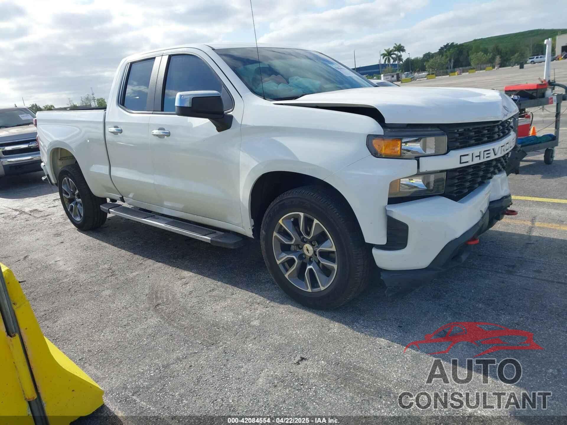 CHEVROLET SILVERADO 1500 2020 - 1GCRYAEH7LZ176712