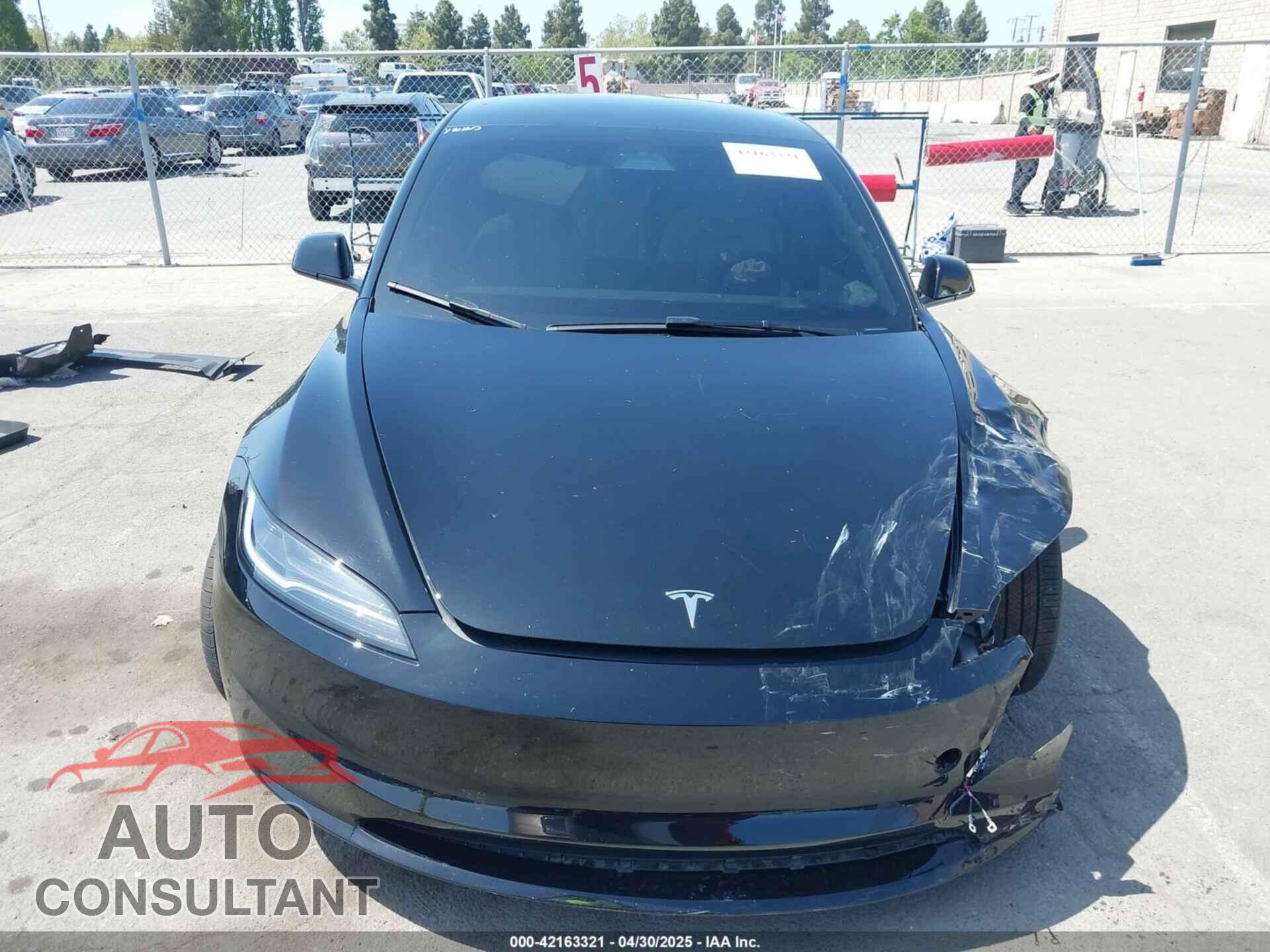 TESLA MODEL 3 2024 - 5YJ3E1EA7RF868520