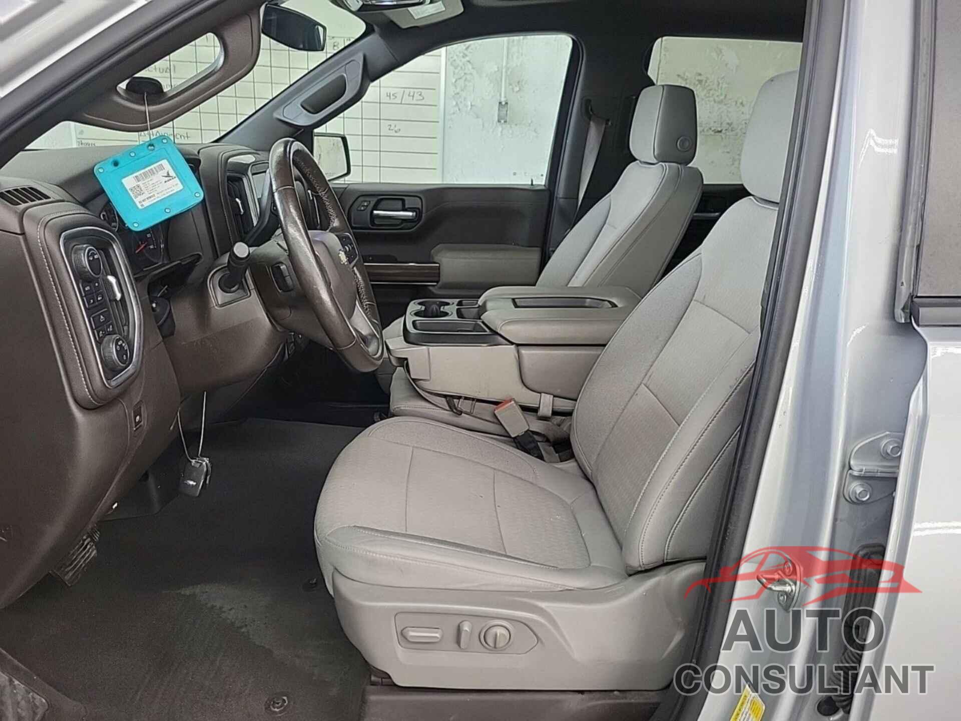 CHEVROLET SILVERADO 1500 2020 - 1GCUYDED0LZ170436