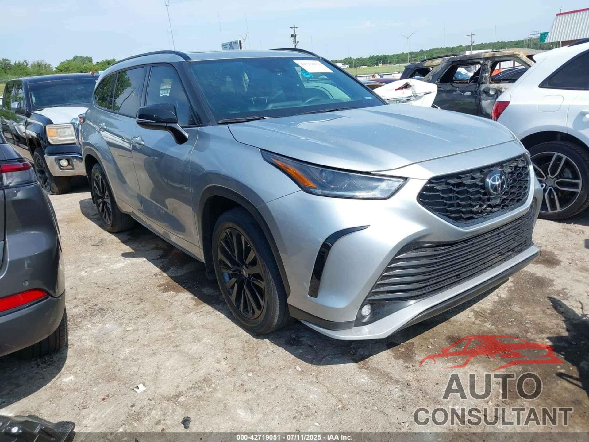TOYOTA HIGHLANDER 2024 - 5TDKDRAH0RS537497