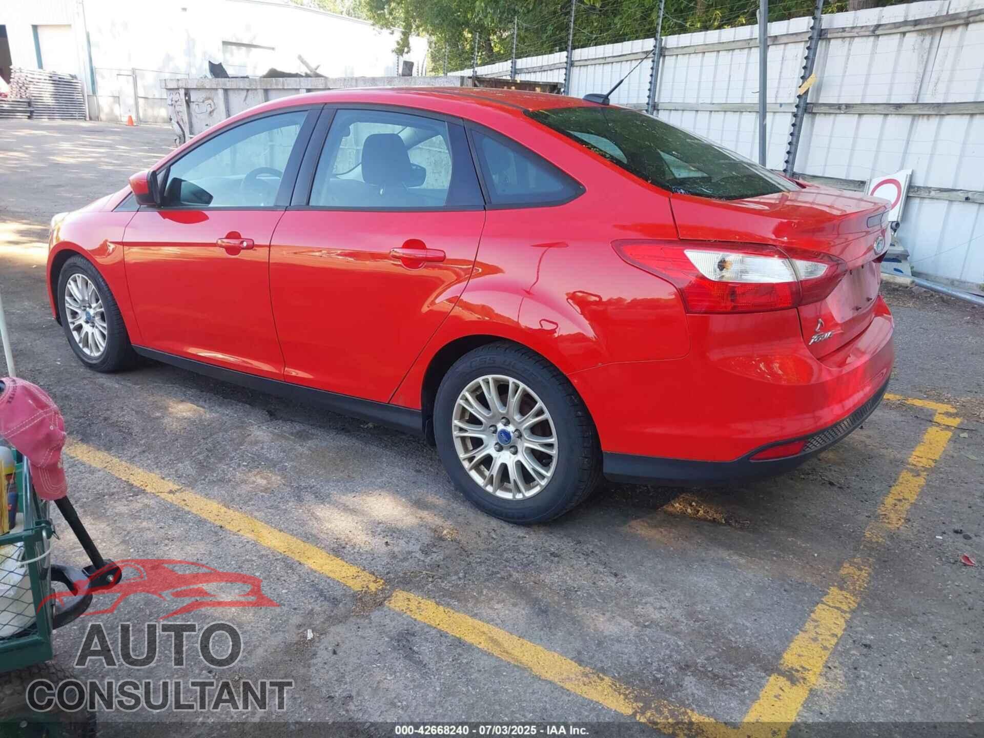 FORD FOCUS 2012 - 1FAHP3F24CL239326