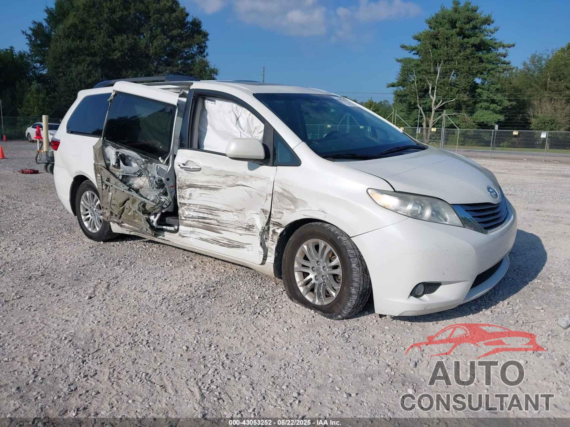 TOYOTA SIENNA 2016 - 5TDYK3DC9GS719760