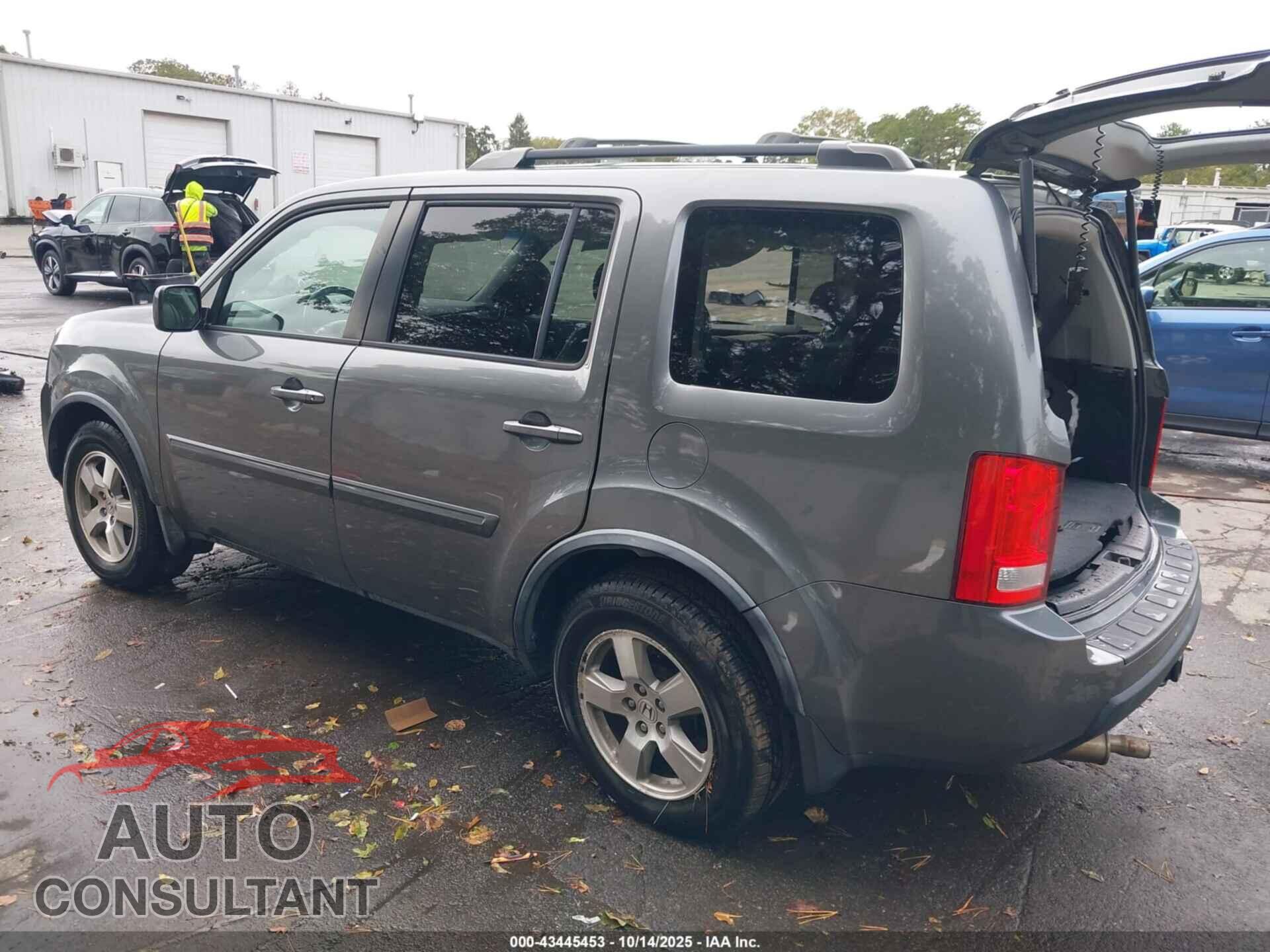 HONDA PILOT 2011 - 5FNYF4H53BB078110