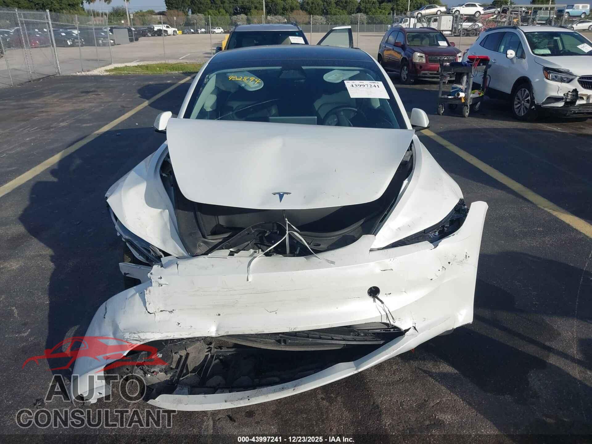 TESLA MODEL 3 2024 - 5YJ3E1EA7RF762407